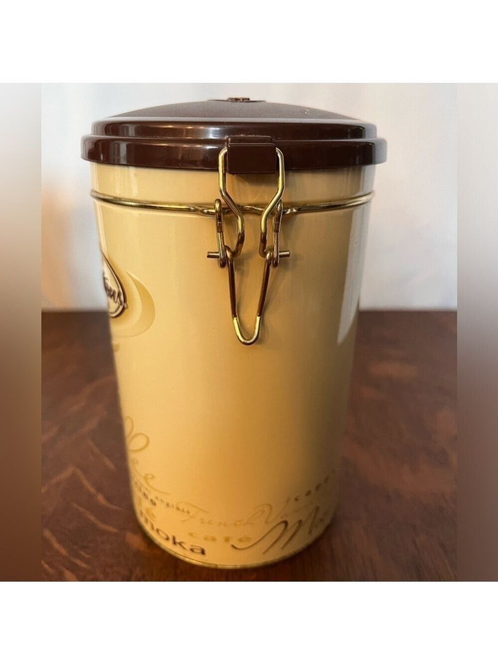 Limited Edition Tim Hortons Collector tin. #005 - Picture 4 of 7